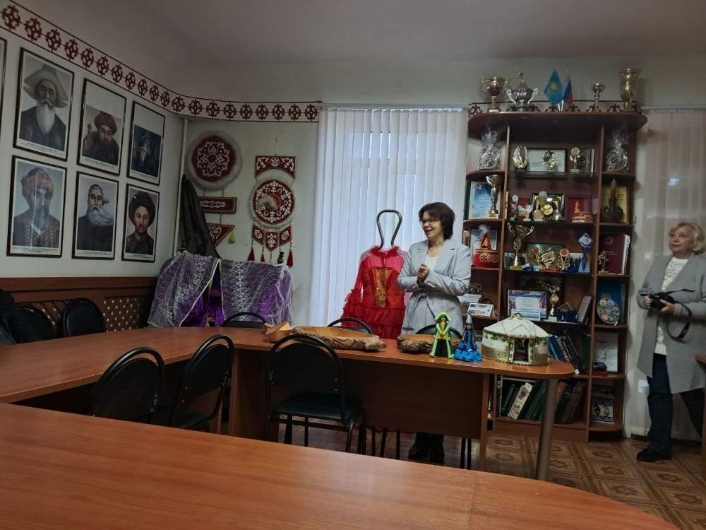 Иностранные студенты самарского колледжа познакомились с культурой народов региона и прослушали лекцию адаптационного курса.